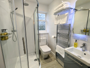 Room 8 - Ensuite Shower